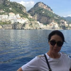 Meet your Posher, Elena